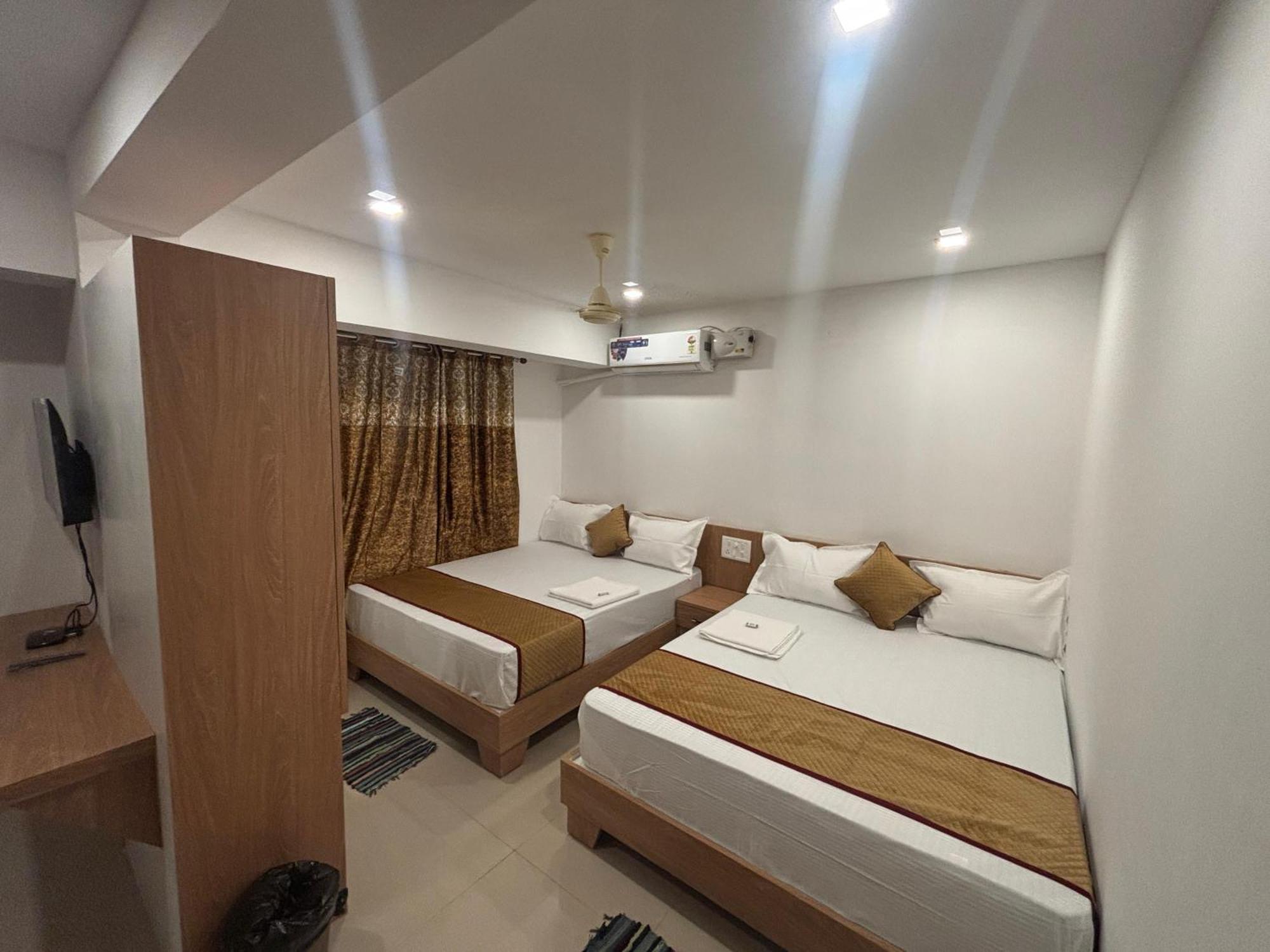 Classic Comfort Lodge Мангалор Экстерьер фото